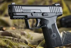 PISTOLA IWI